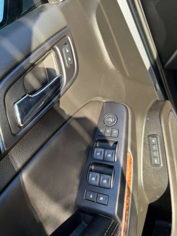 2018 Chevrolet Suburban Image 11