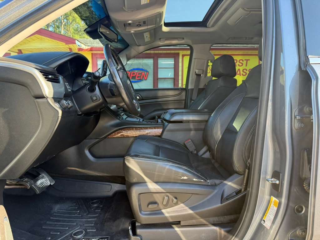 2018 Chevrolet Suburban Image 14