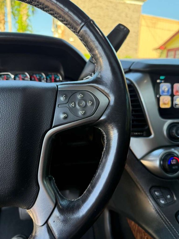 2018 Chevrolet Suburban Image 17