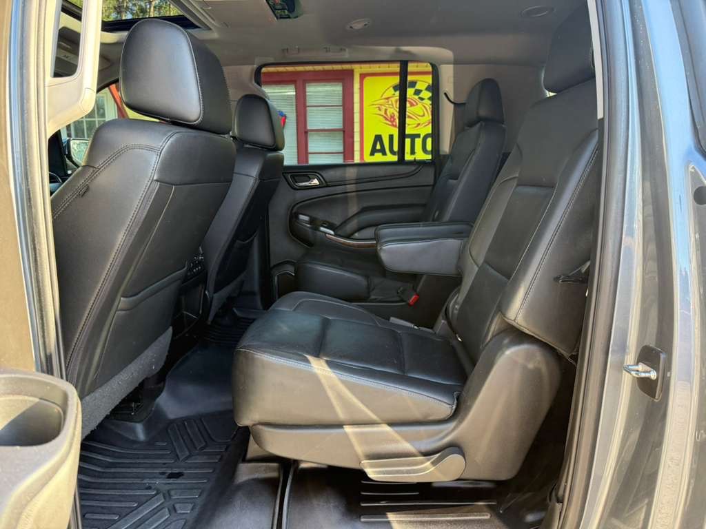 2018 Chevrolet Suburban Image 20