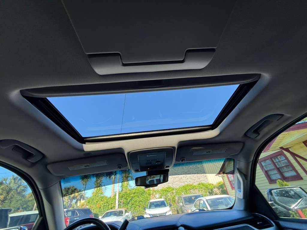 2018 Chevrolet Suburban Image 25