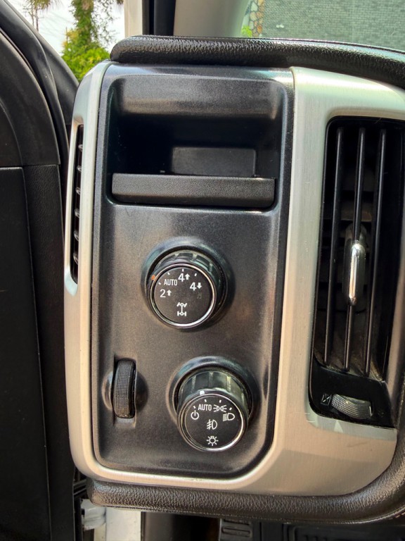 2015 GMC Sierra Image 9