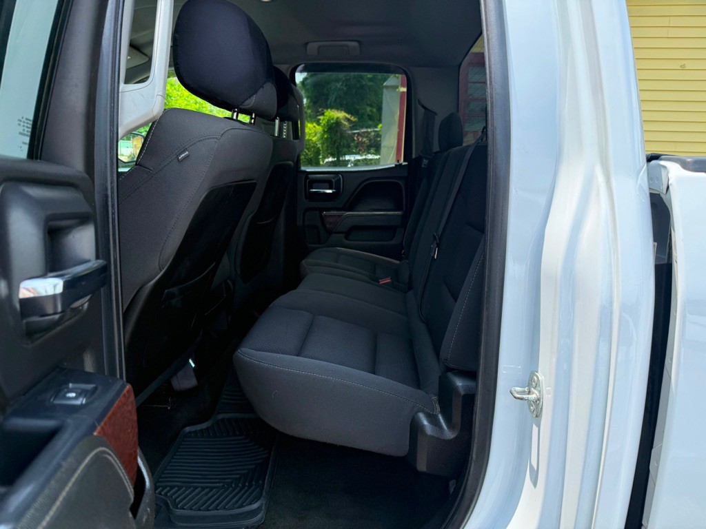 2015 GMC Sierra Image 17