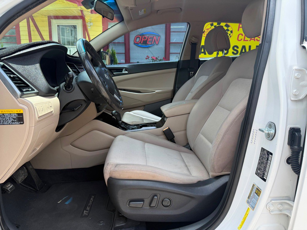 2016 Hyundai Tucson Image 12