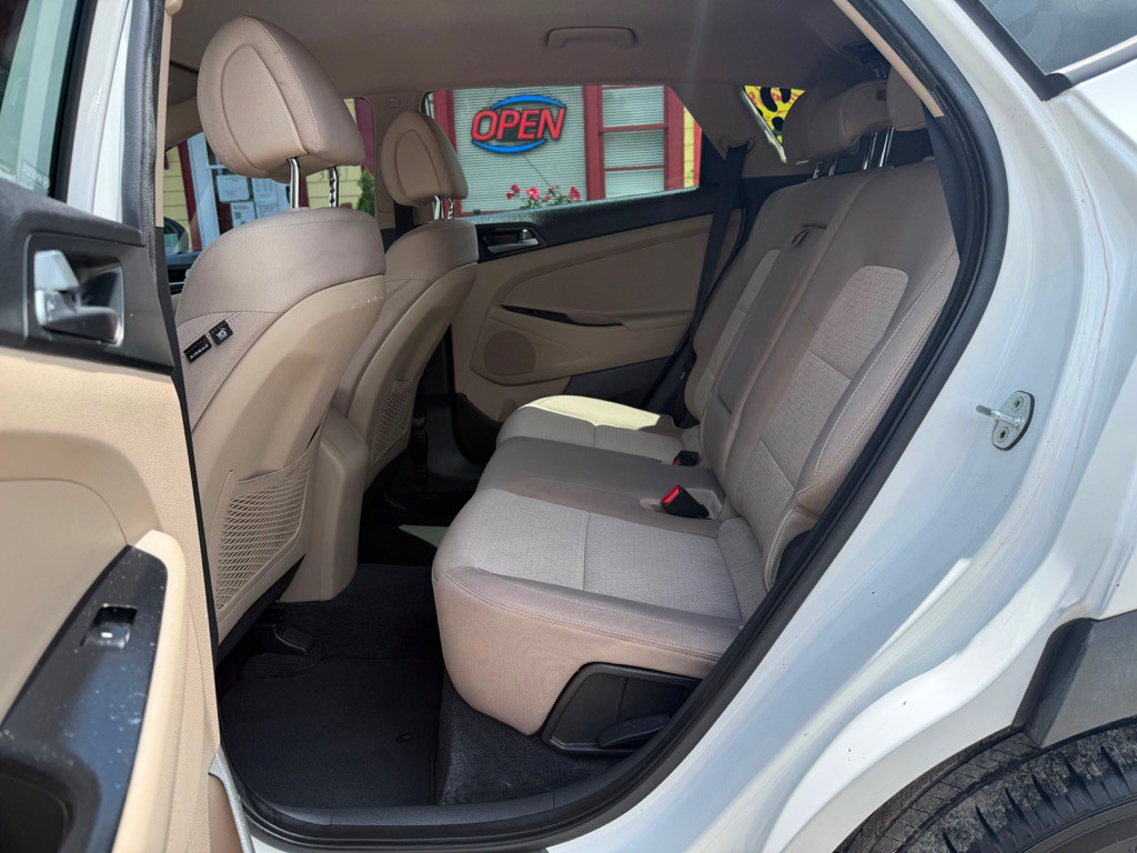 2016 Hyundai Tucson Image 15