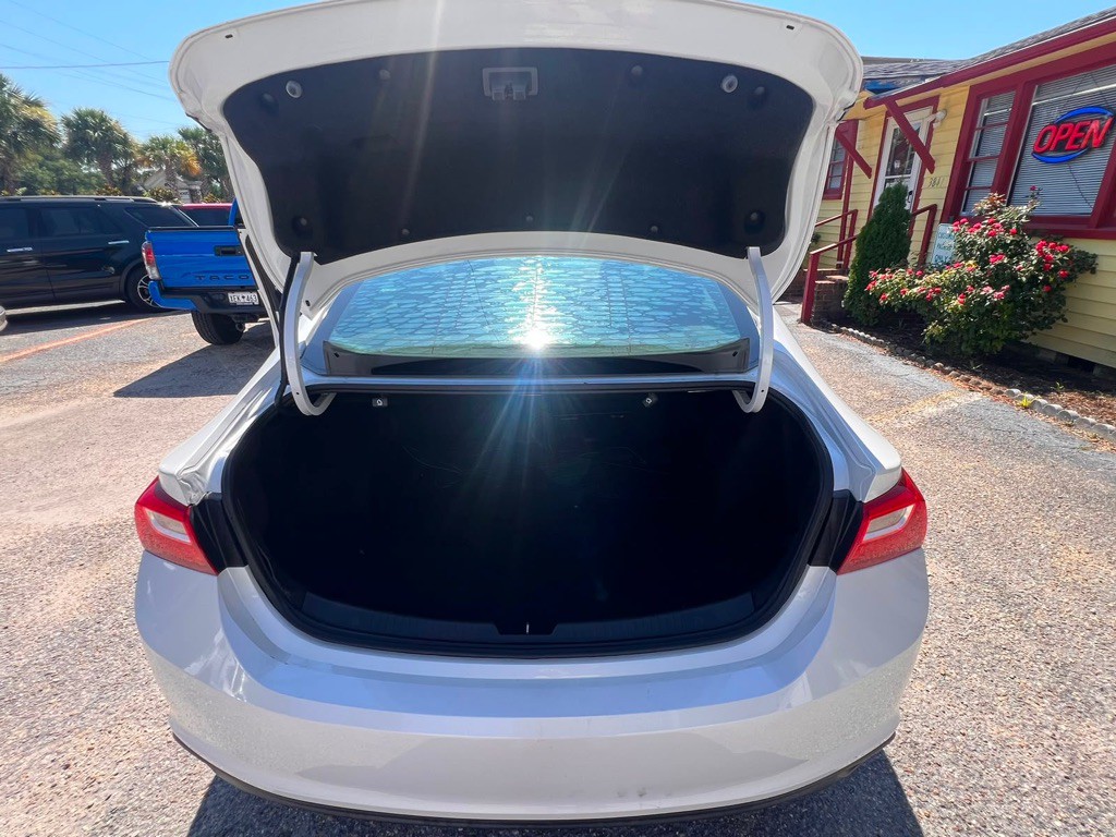 2016 Chevrolet Malibu Image 17