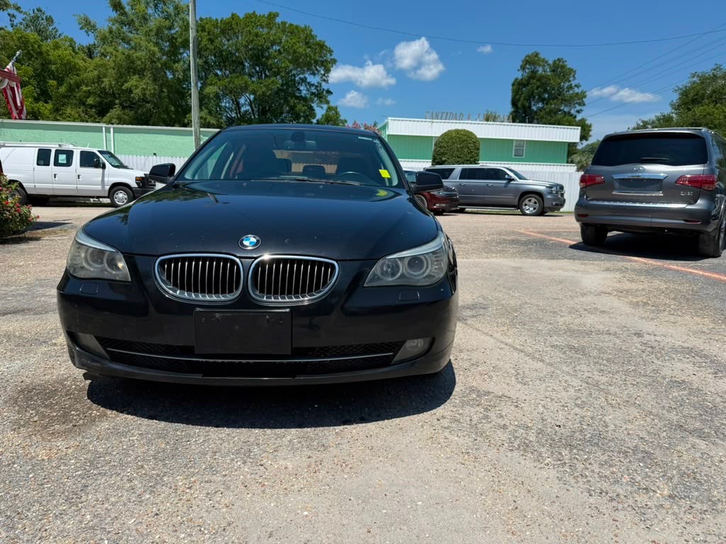 2010 BMW 5 Series Image 2