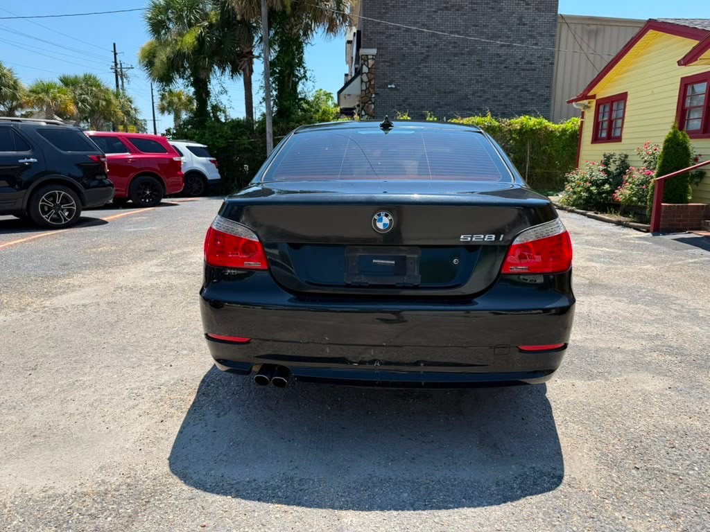2010 BMW 5 Series Image 3