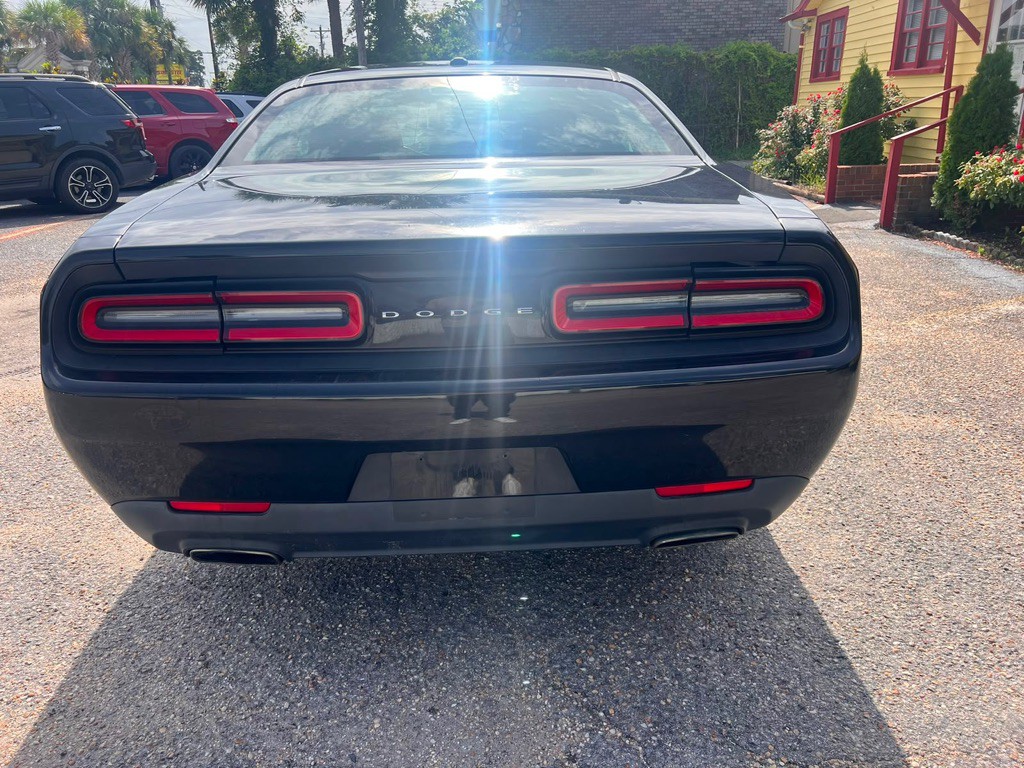 2016 Dodge Challenger Image 4