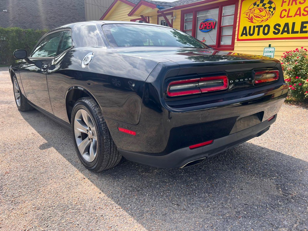 2016 Dodge Challenger Image 6