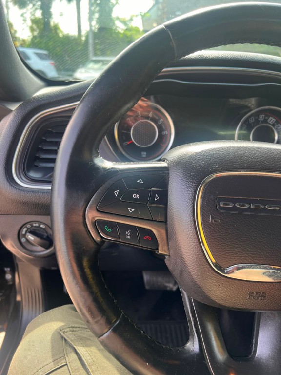 2016 Dodge Challenger Image 12
