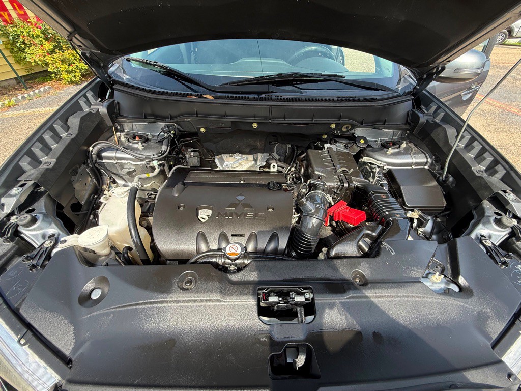 2018 Mitsubishi Outlander Image 10
