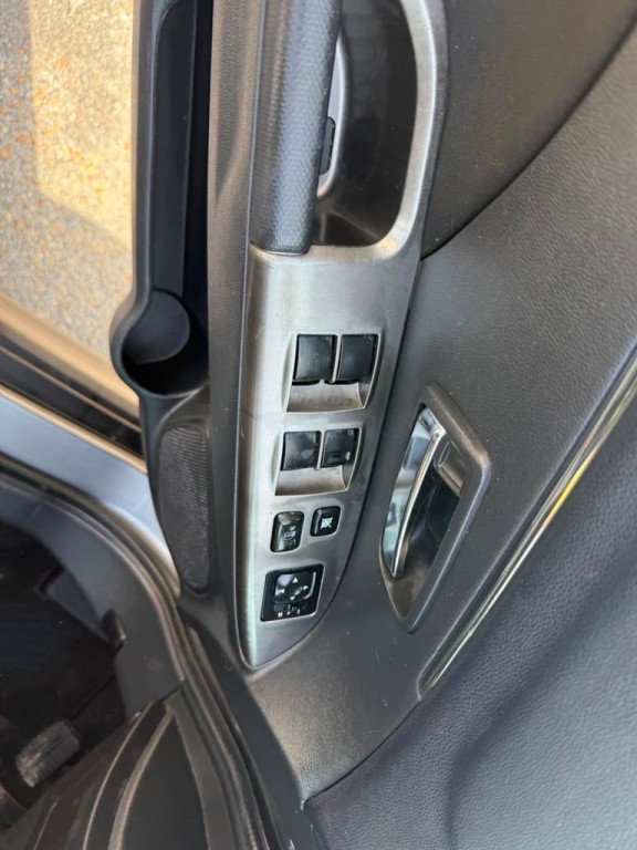 2018 Mitsubishi Outlander Image 11