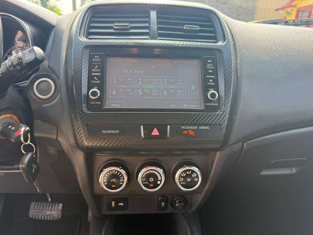 2018 Mitsubishi Outlander Image 18
