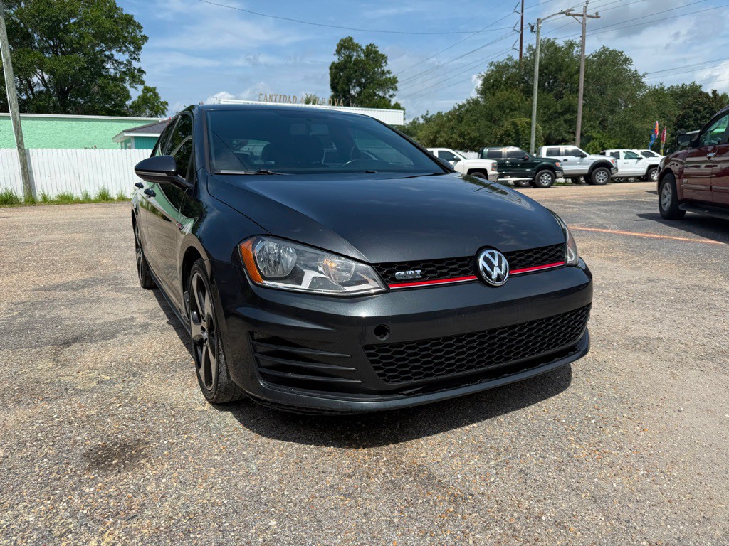 2017 Volkswagen GTI Image 2
