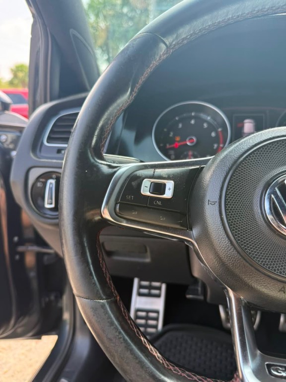 2017 Volkswagen GTI Image 11
