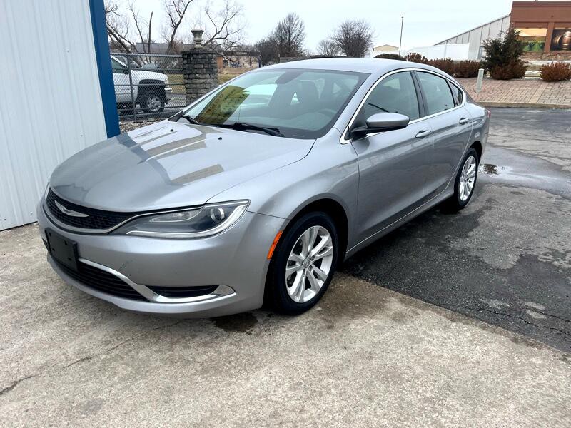 2015 Chrysler 200 Image 2
