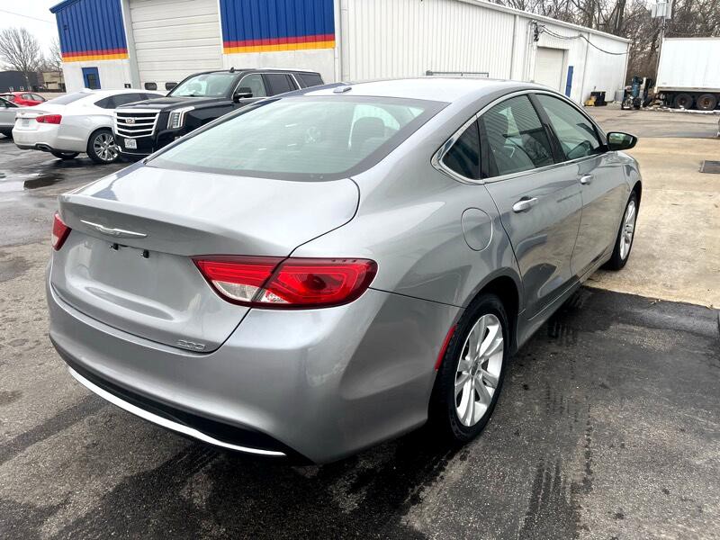 2015 Chrysler 200 Image 5