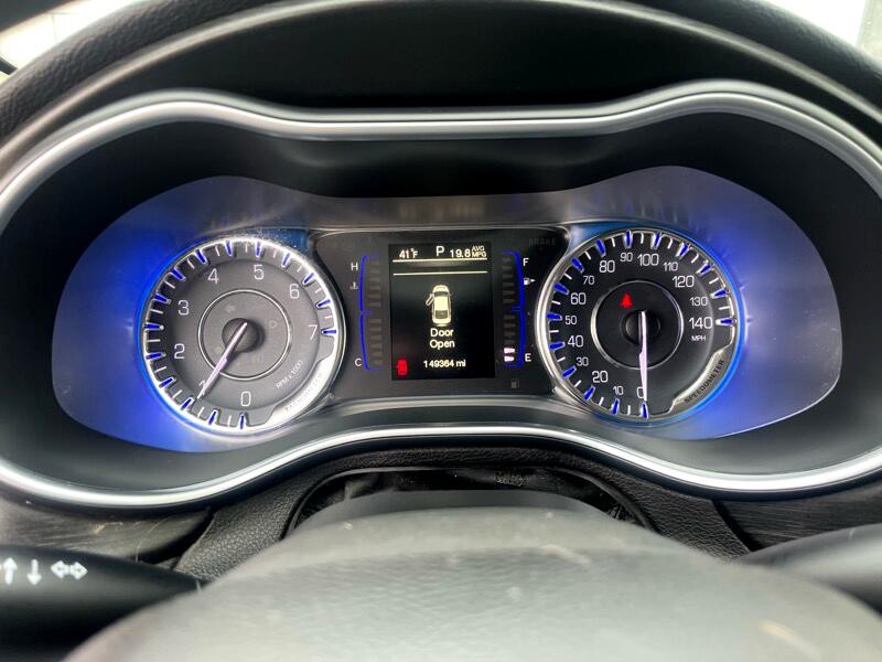 2015 Chrysler 200 Image 15