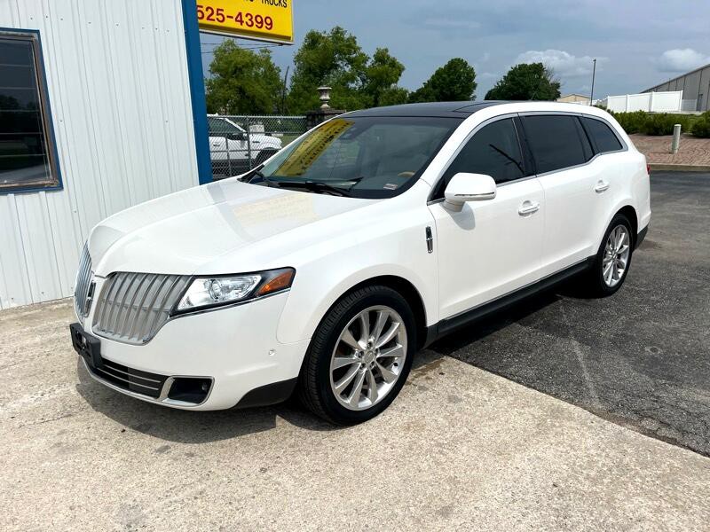 2010 Lincoln MKT Image 2