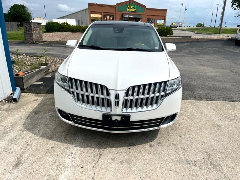 2010 Lincoln MKT Image 3