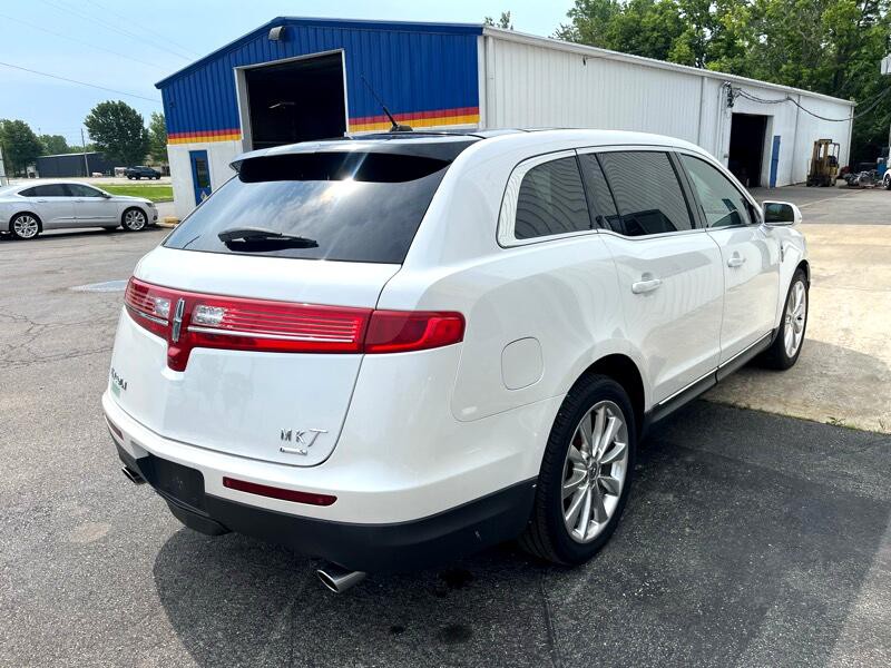 2010 Lincoln MKT Image 5