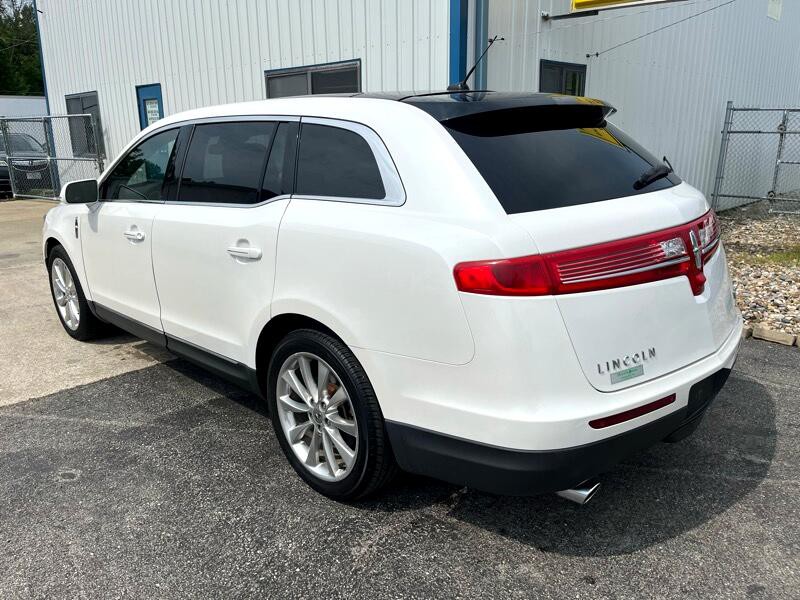 2010 Lincoln MKT Image 7