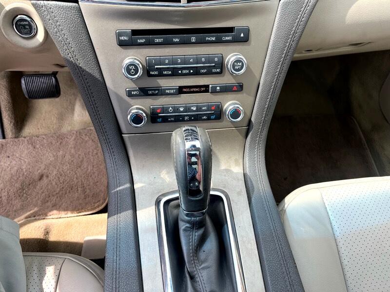 2010 Lincoln MKT Image 18
