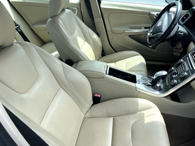 2013 Volvo S40 Image 9