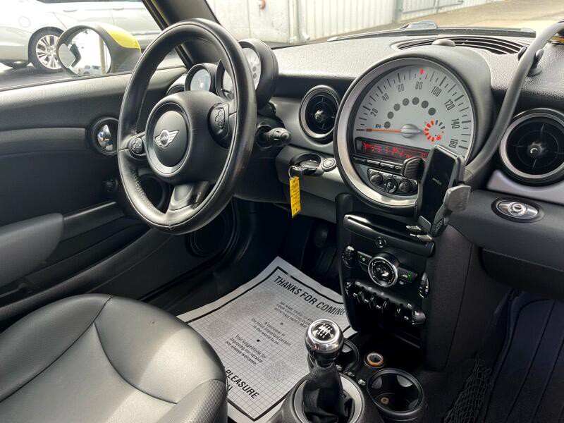 2011 MINI Cooper Image 8