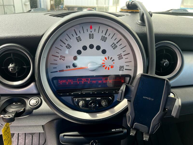 2011 MINI Cooper Image 12
