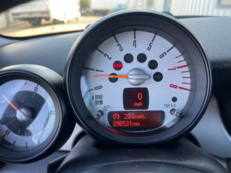 2011 MINI Cooper Image 17