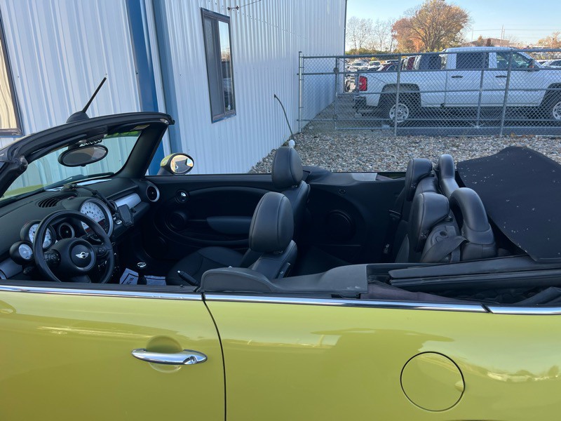 2011 MINI Cooper Image 20