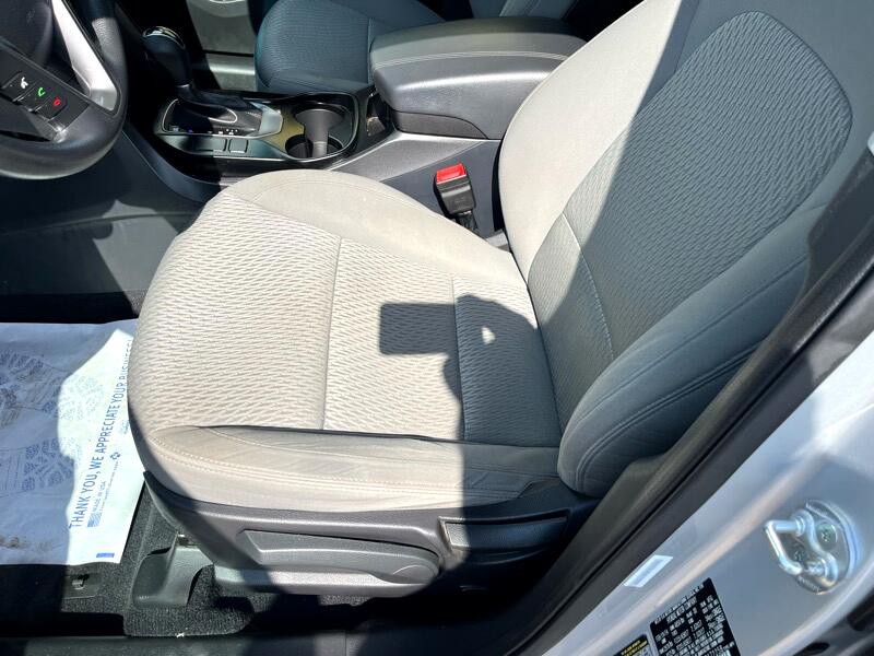 2014 Hyundai Santa Fe Image 16