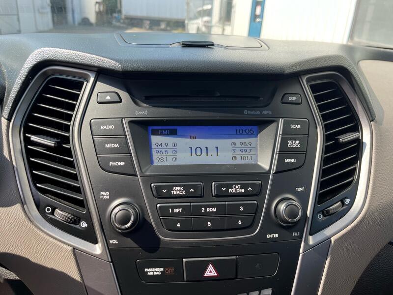 2014 Hyundai Santa Fe Image 18