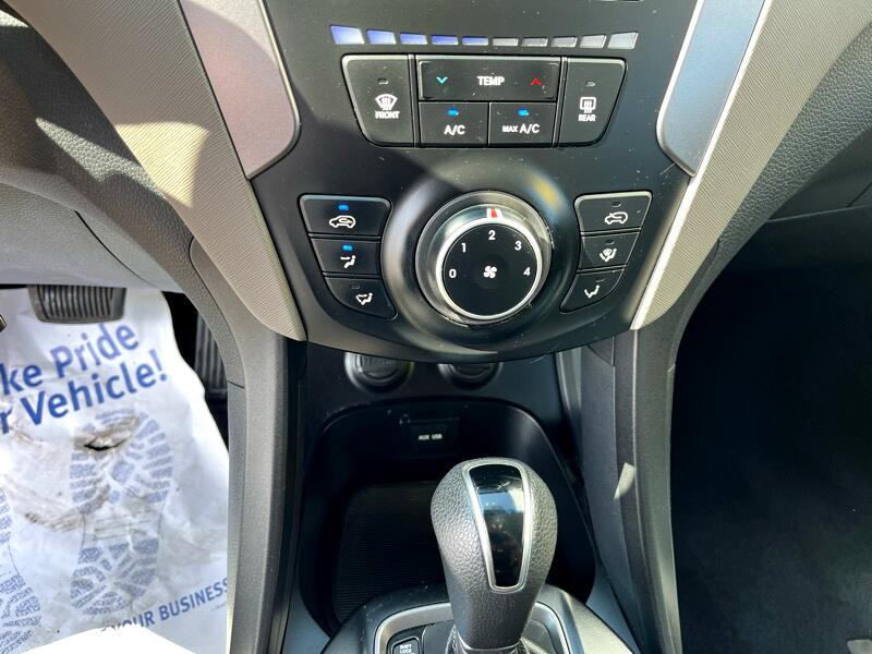 2014 Hyundai Santa Fe Image 19