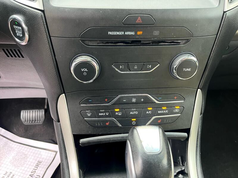2015 Ford Edge Image 17