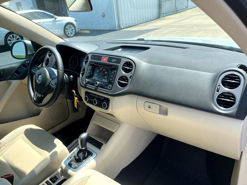 2011 Volkswagen Tiguan Image 8