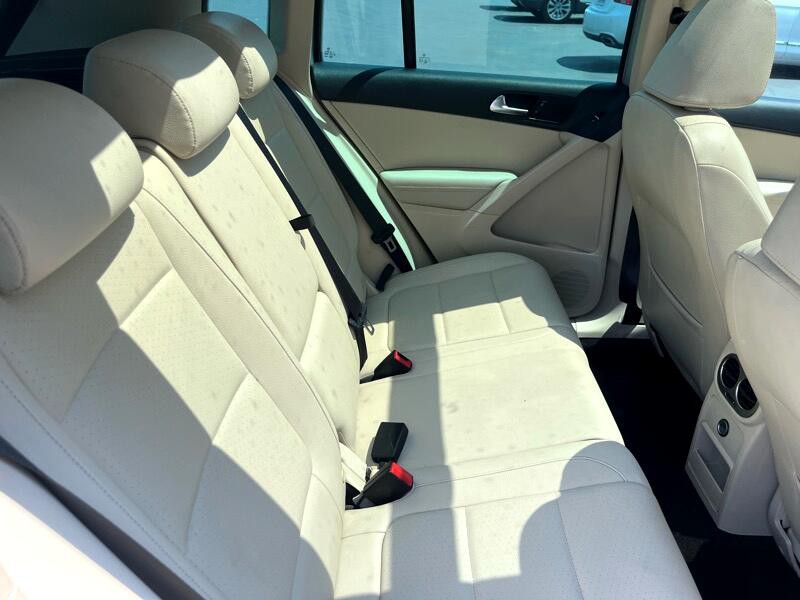 2011 Volkswagen Tiguan Image 12