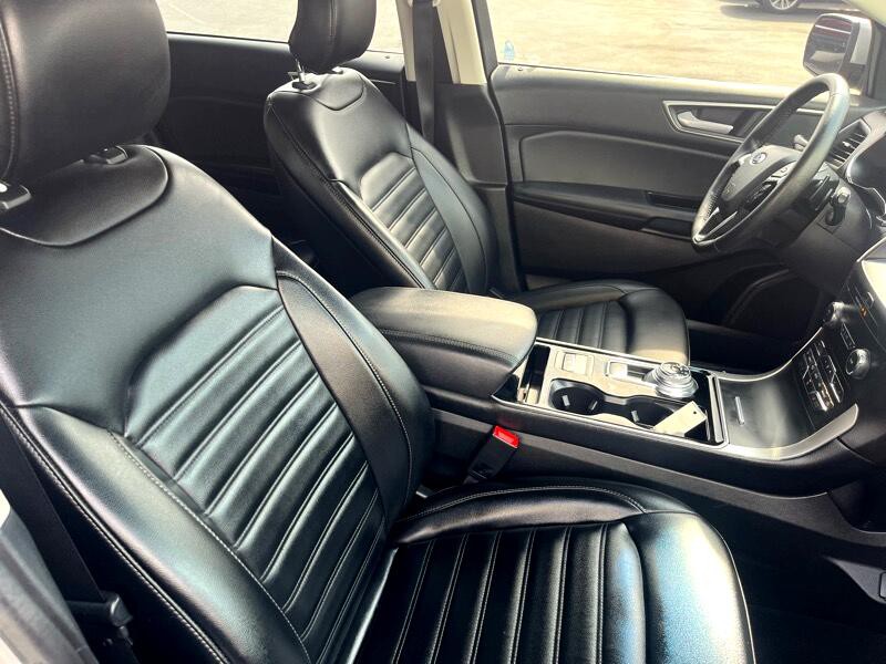 2019 Ford Edge Image 10