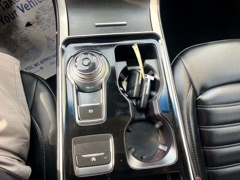 2019 Ford Edge Image 19