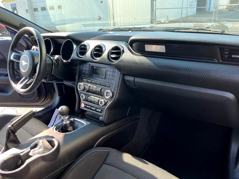 2017 Ford Mustang Image 8