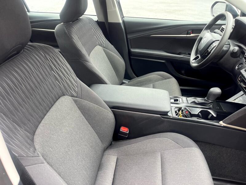 2025 Toyota Camry Image 9