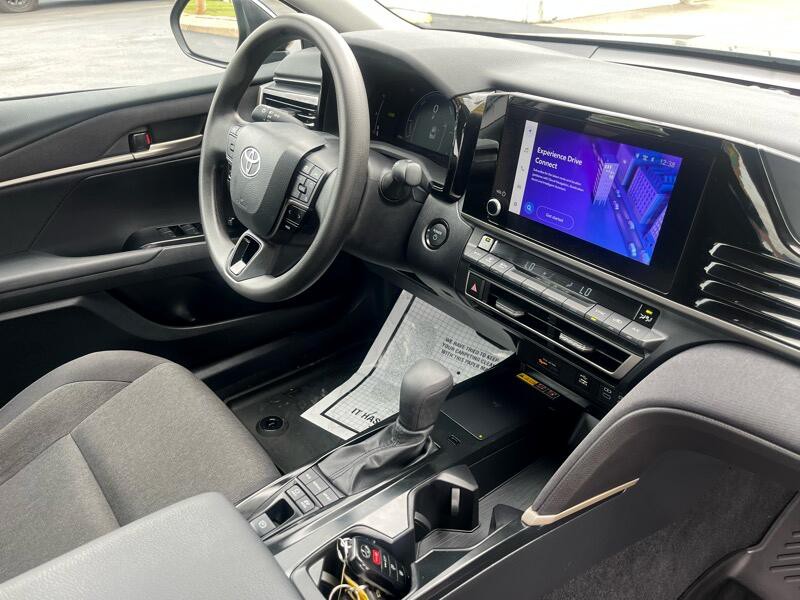 2025 Toyota Camry Image 10