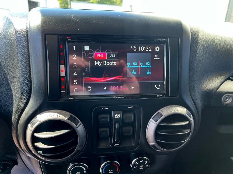2014 Jeep Wrangler Image 16