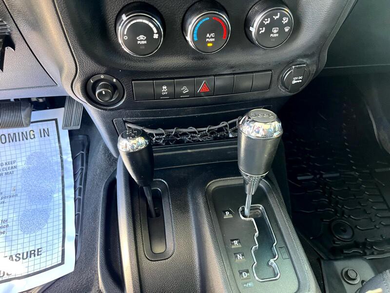 2014 Jeep Wrangler Image 17