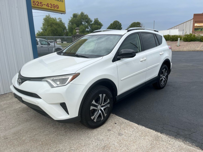 2016 Toyota Rav4 Image 2