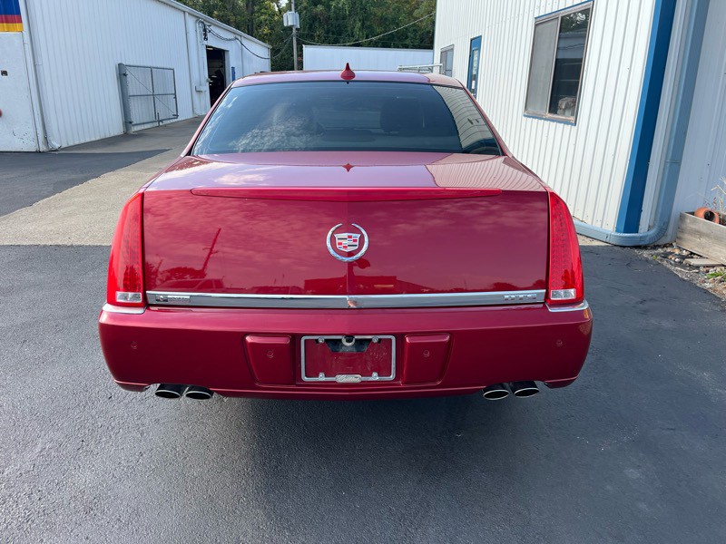 2011 Cadillac DTS Image 6