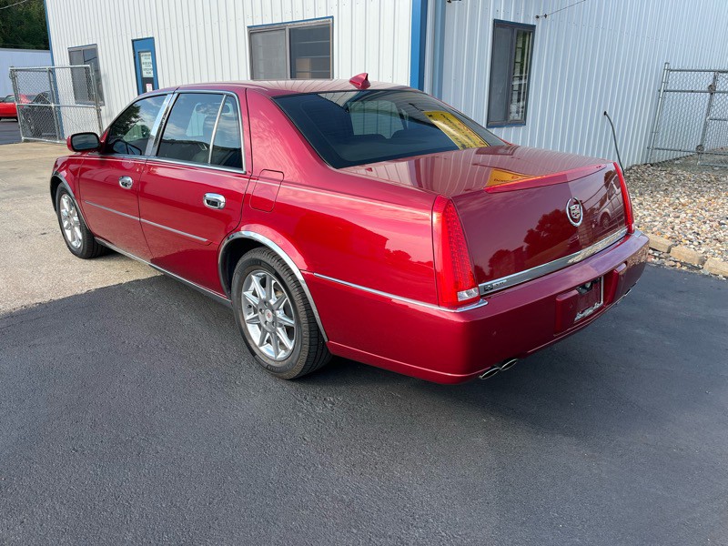 2011 Cadillac DTS Image 7