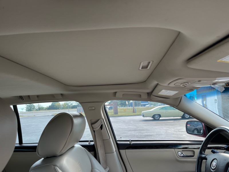 2011 Cadillac DTS Image 11